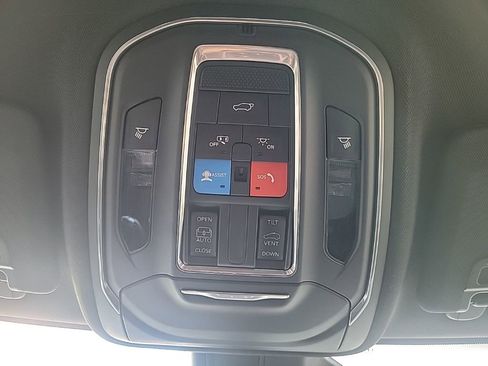 New 2026 Jeep Grand Cherokee Altitude image 15