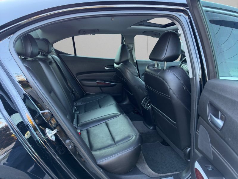 Used 2015 Acura TLX w/ Technology Package FWD image 12
