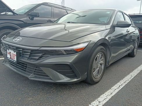 Used 2024 Hyundai Elantra SE FWD image 1