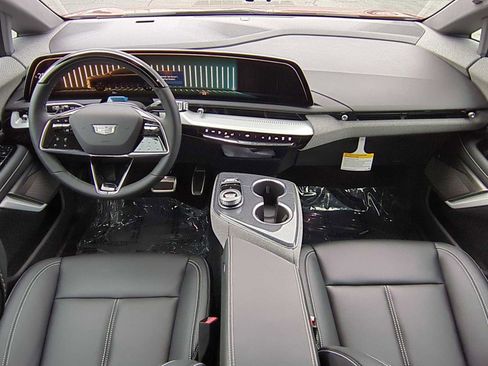 New 2025 Cadillac Optiq Luxury 1 image 13