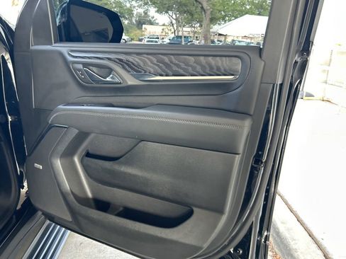 Used 2024 GMC Yukon Denali w/ Denali Reserve Package AWD/4WD image 26