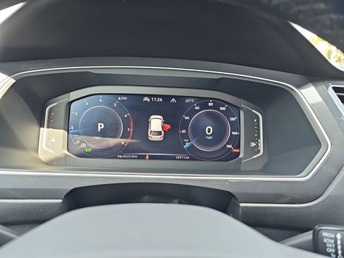 Used 2023 Volkswagen Tiguan SEL R-Line AWD/4WD image 18