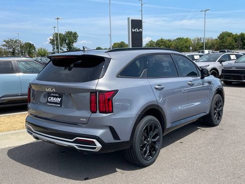 Used 2023 Kia Sorento SX AWD/4WD image 7