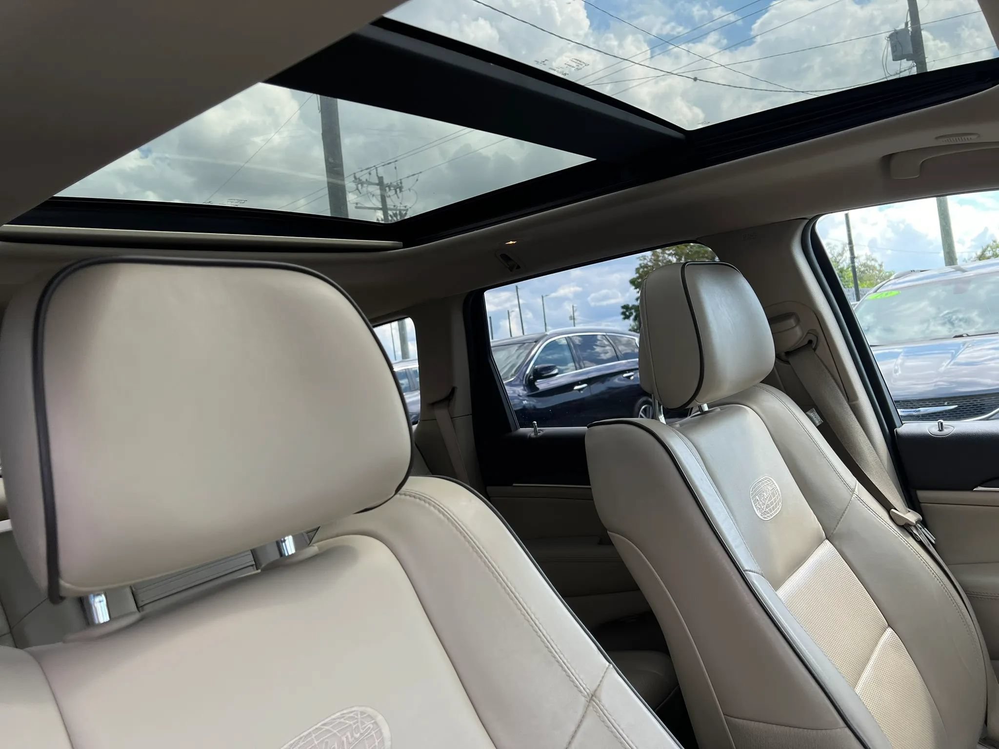 Used 2019 Jeep Grand Cherokee Overland RWD image 18