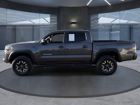 Used 2022 Toyota Tacoma TRD Off-Road w/ Technology Package AWD/4WD image 3
