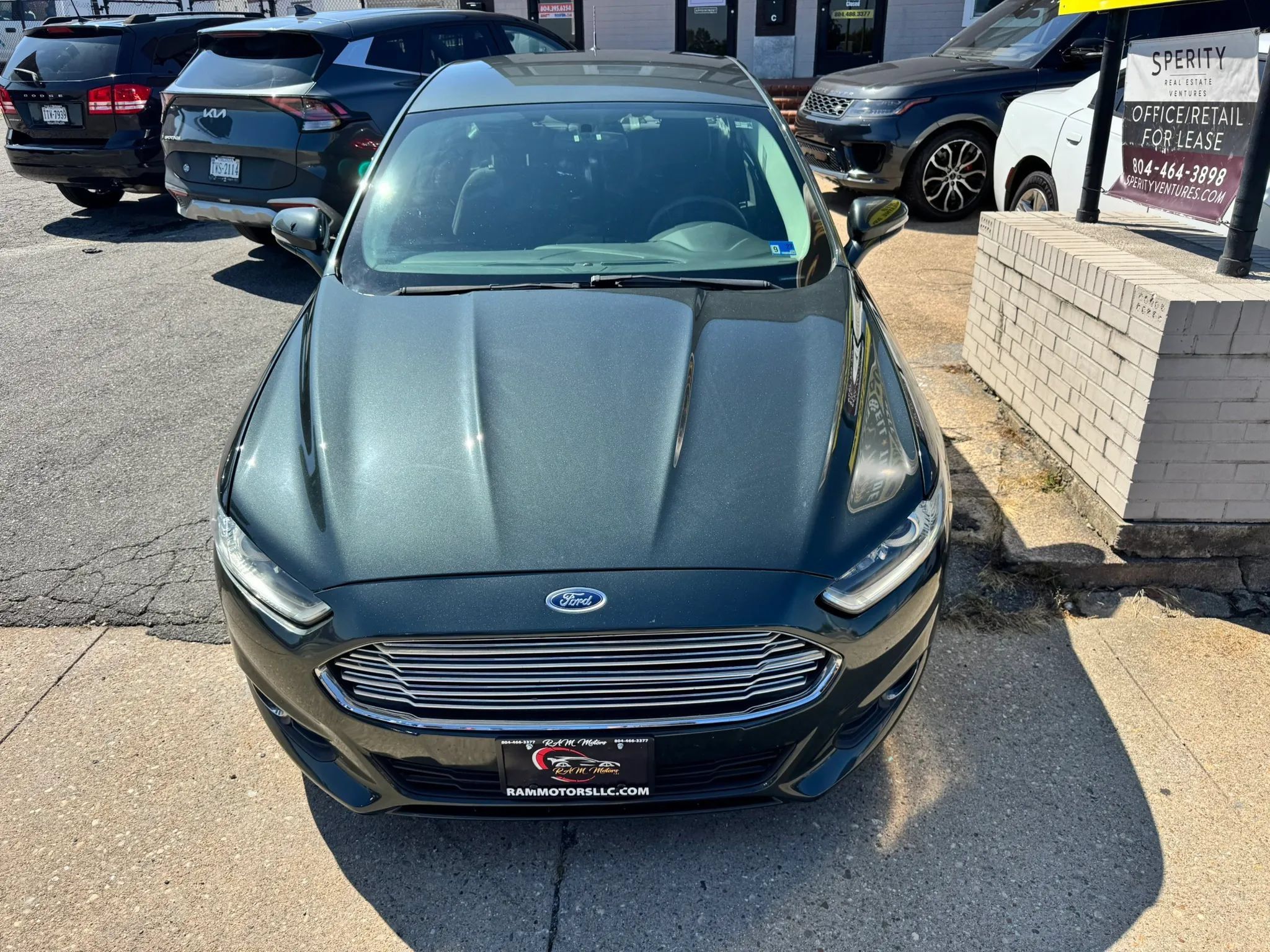 Used 2015 Ford Fusion SE FWD image 9