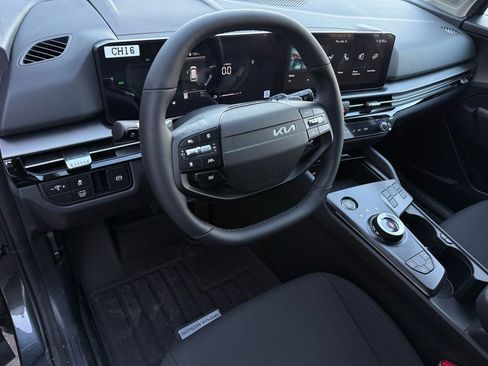 New 2026 Kia Sportage LX image 10