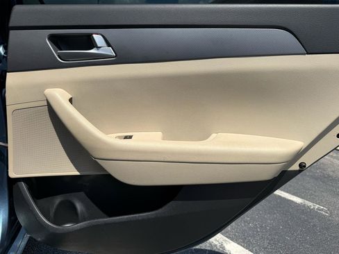 Used 2017 Hyundai Sonata SE image 18