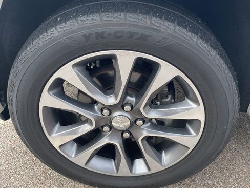 Used 2018 Jeep Grand Cherokee Overland image 7