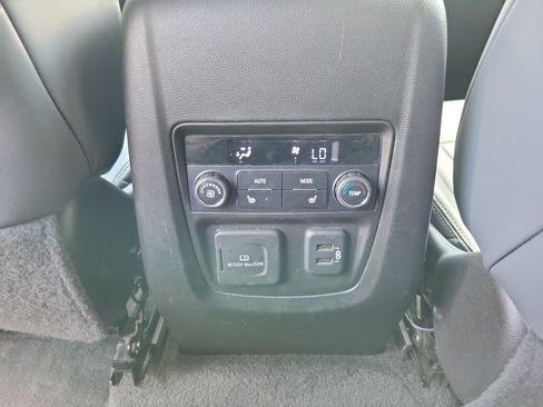 Used 2019 Buick Enclave Premium w/ Experience Buick Package AWD/4WD image 9