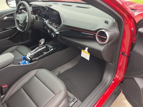 New 2026 Chevrolet Trax RS w/ Driver Confidence Package FWD image 31
