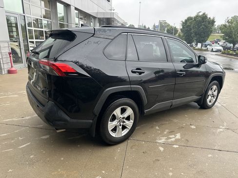 Used 2021 Toyota RAV4 XLE w/ Convenience Package AWD/4WD image 6
