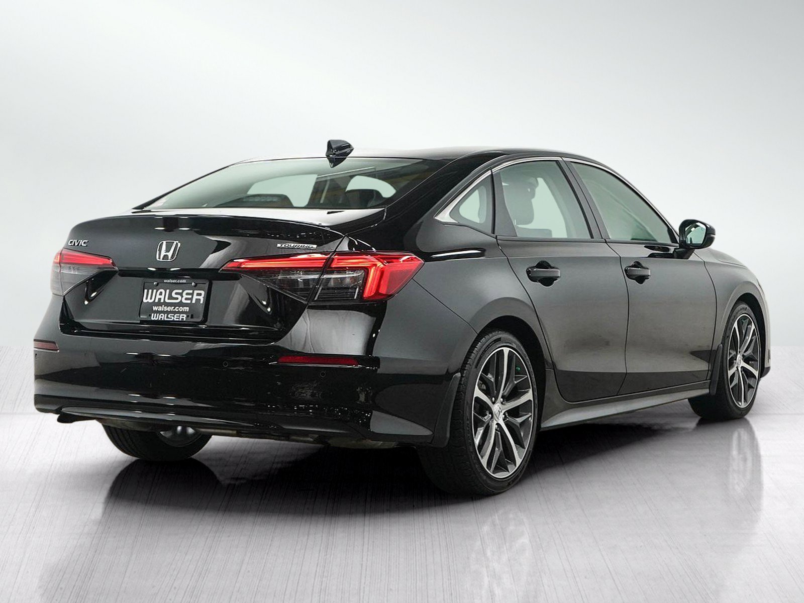 Used 2024 Honda Civic Touring image 5