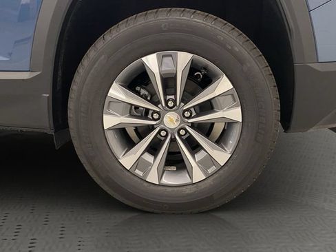 New 2026 Chevrolet Equinox LT w/ Convenience Package II AWD/4WD image 16