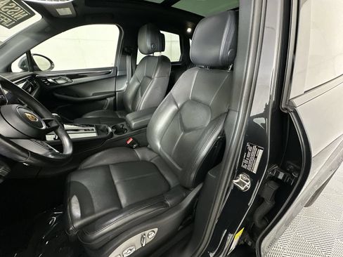 Used 2022 Porsche Macan AWD/4WD image 11