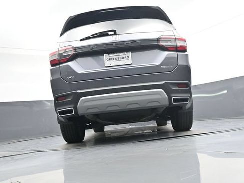 Used 2025 Honda Pilot Touring image 32