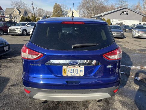 Used 2015 Ford Escape SE w/ SE Chrome Package image 4