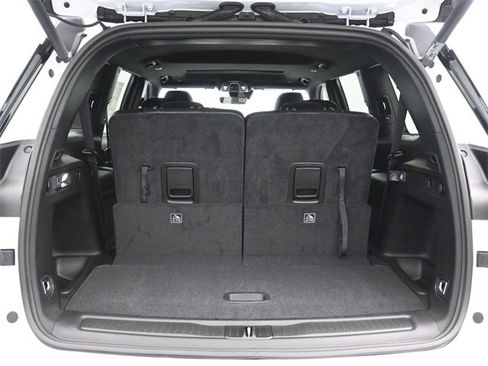 New 2025 Jeep Grand Cherokee L Altitude image 18