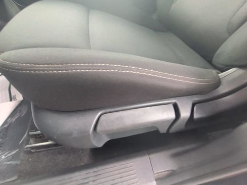 Used 2023 Nissan Rogue S FWD image 13