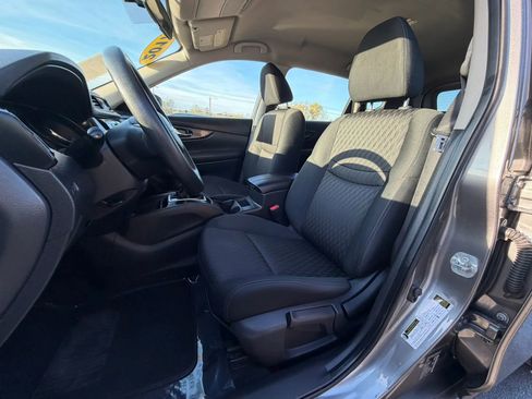 Used 2017 Nissan Rogue S AWD/4WD image 19