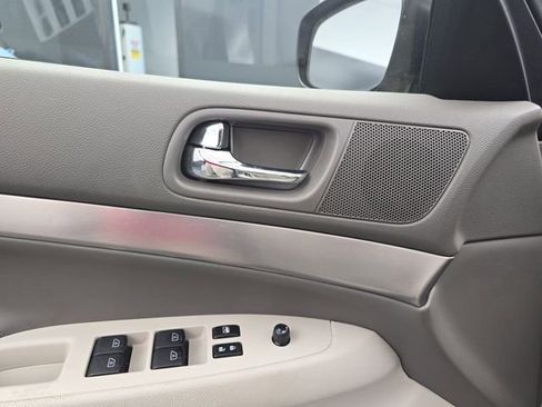 Used 2015 INFINITI Q40 w/ Moonroof Package image 24