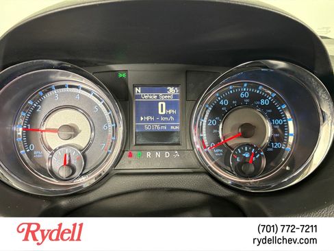 Used 2016 Chrysler Town & Country Touring image 14