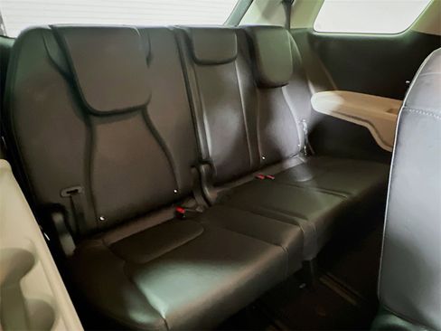 Used 2024 Kia Carnival LX image 25