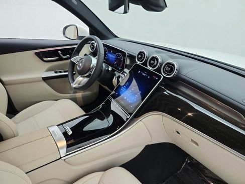 Certified 2024 Mercedes-Benz GLC 300 4MATIC image 17