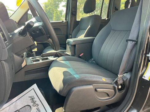 Used 2012 Jeep Liberty Sport RWD image 11