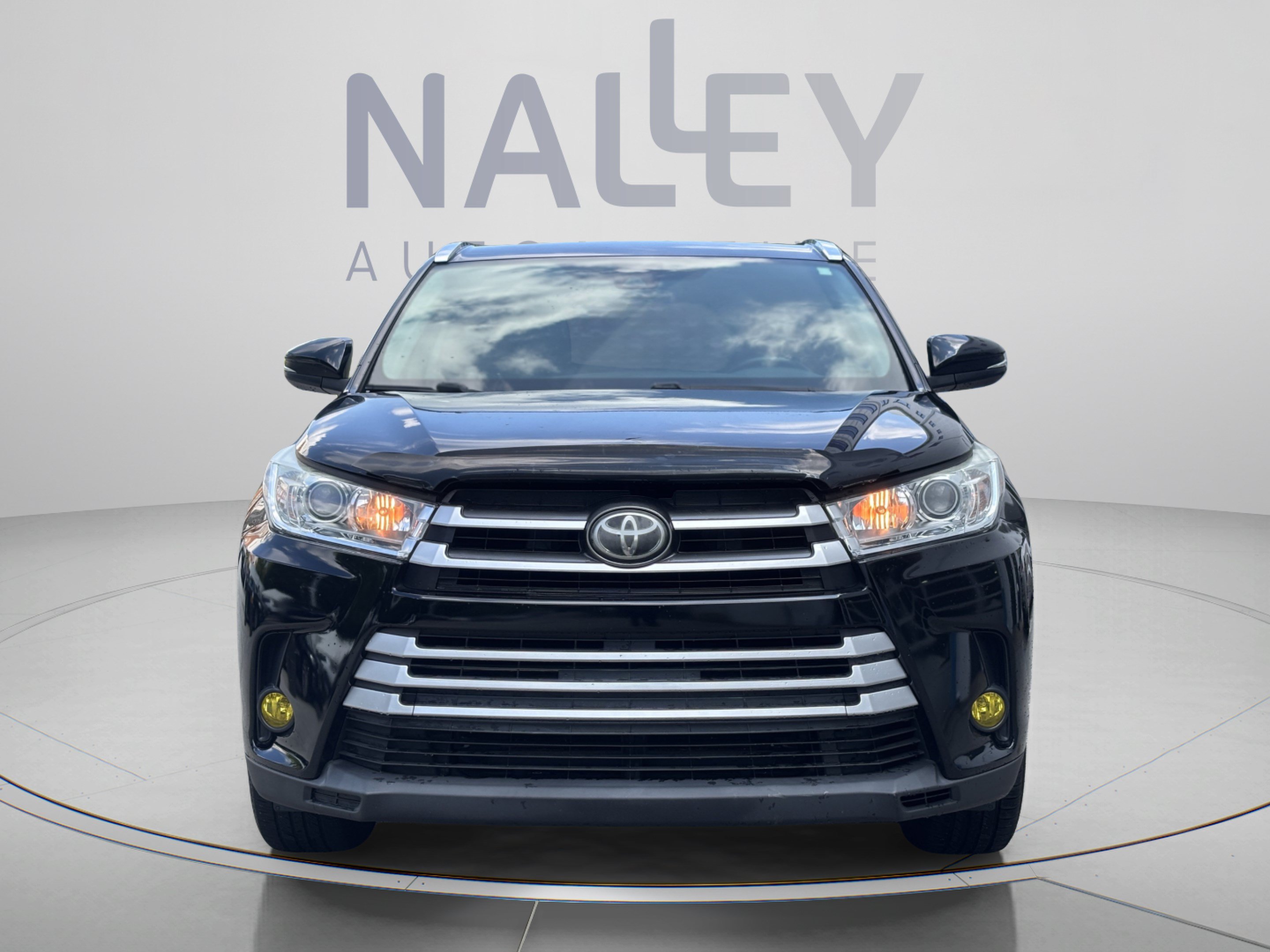 Used 2017 Toyota Highlander XLE FWD image 6