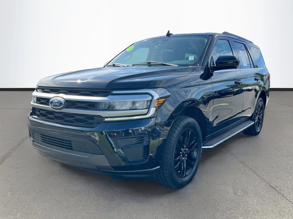 Used 2022 Ford Expedition XLT RWD image 3