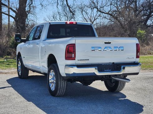 New 2026 RAM 2500 Laramie AWD/4WD image 3