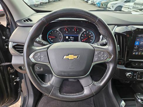 Used 2020 Chevrolet Traverse LT w/ LT Premium Package AWD/4WD image 16