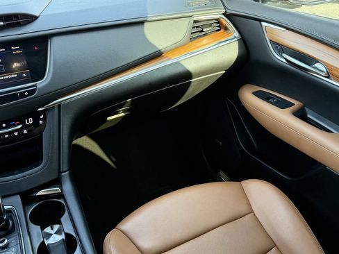 Used 2022 Cadillac XT5 Premium Luxury FWD image 16