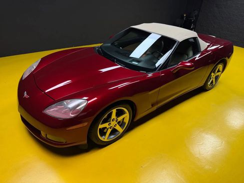 Used 2006 Chevrolet Corvette Coupe w/ Preferred Equipment Group RWD image 34