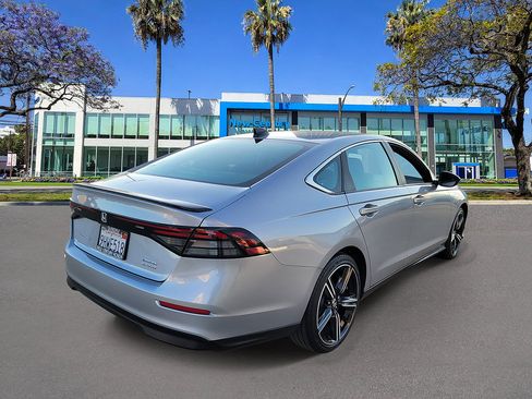 Used 2023 Honda Accord Sport image 4