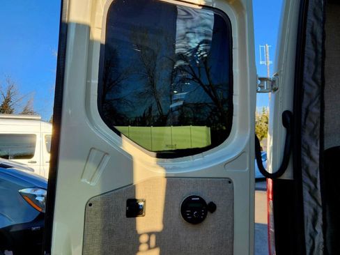 Used 2019 Mercedes-Benz Sprinter 2500 w/ Premium Plus Package image 10