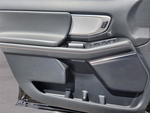 Used 2025 Ford Expedition Active RWD image 18