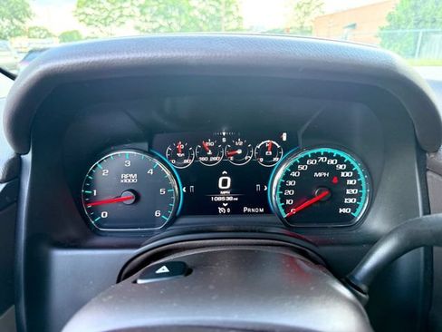Used 2016 Chevrolet Suburban LTZ RWD image 27