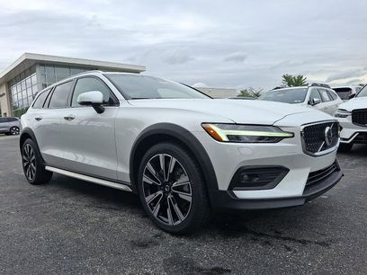 Certified 2024 Volvo V60 B5 Cross Country Ultimate w/ Protection Package Premier