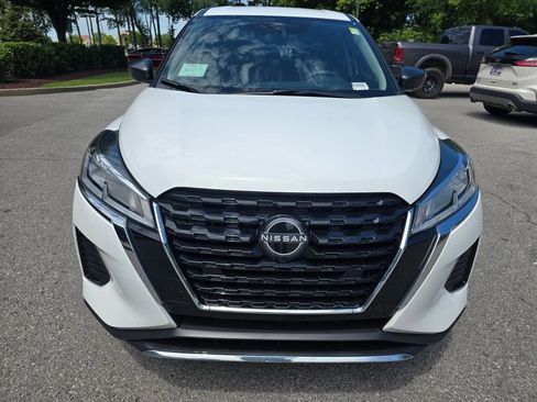 Certified 2025 Nissan Kicks Play S FWD image 3