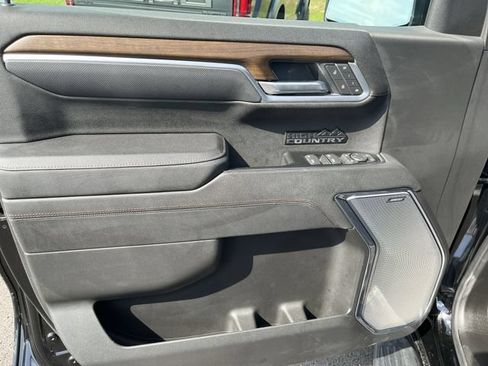 Used 2025 Chevrolet Silverado 1500 High Country w/ High Country Premium Package AWD/4WD image 13