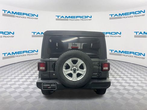 Used 2018 Jeep Wrangler Sport S image 4