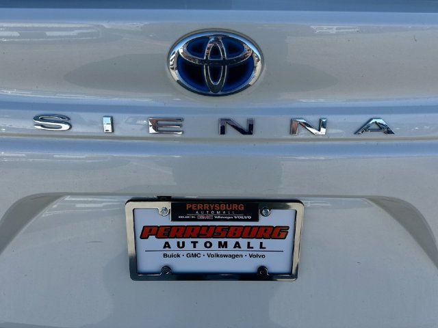 Used 2021 Toyota Sienna Platinum AWD/4WD image 33