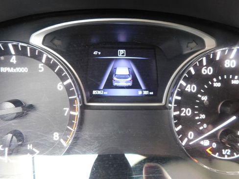 Used 2017 Nissan Pathfinder SV image 22