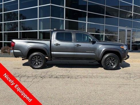 Used 2023 Toyota Tacoma SR5 AWD/4WD image 2