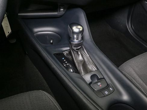 Used 2019 Toyota C-HR LE image 28