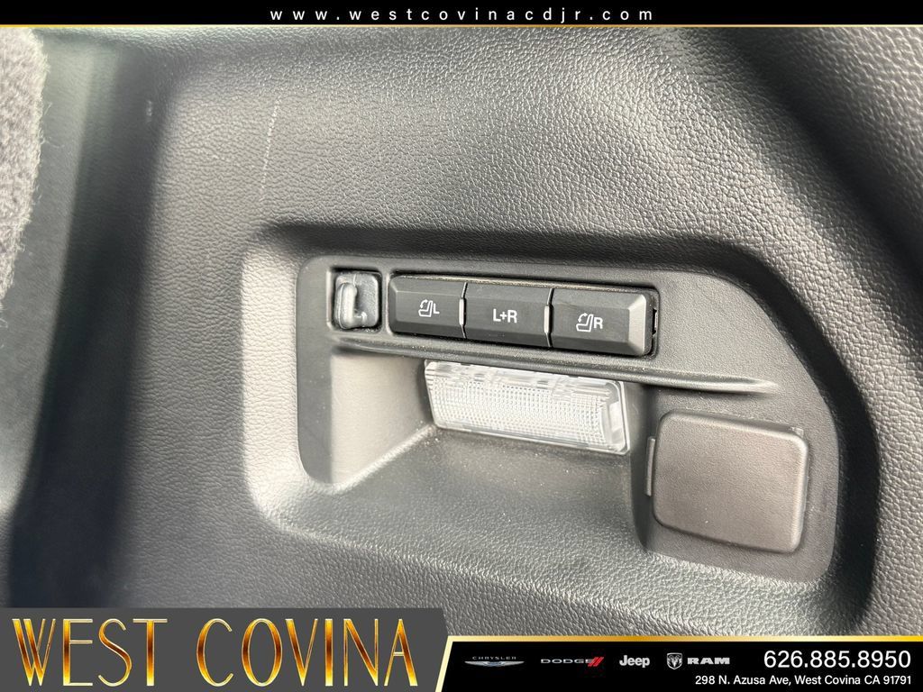 Used 2025 Ford Explorer Platinum w/ LUX Leather Package AWD/4WD image 27
