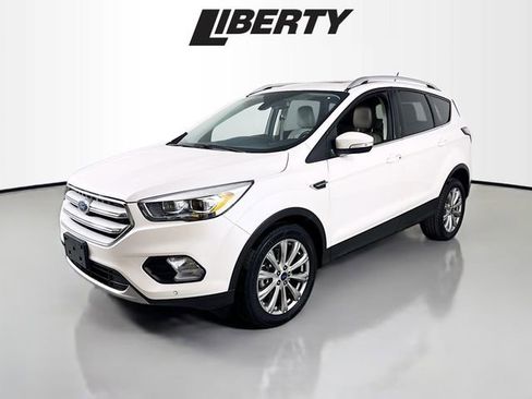 Used 2018 Ford Escape Titanium image 3