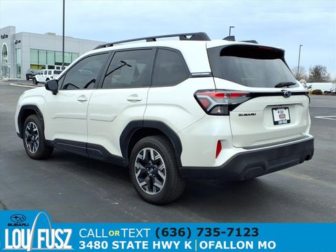 Used 2025 Subaru Forester Premium image 5